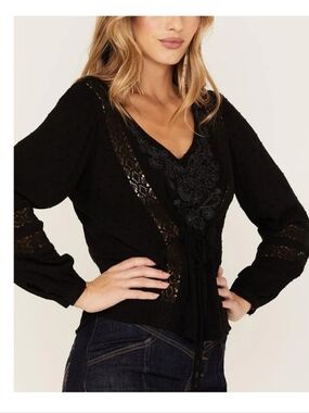 IDYLLWIND Western Romance Floral Embroidered Swiss Dot Blouse. Black. Size XL.